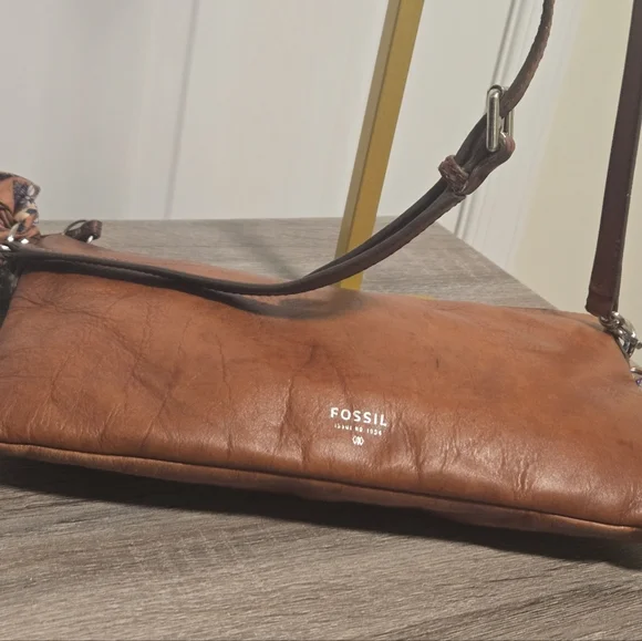 Fossil Leather Purse Crossbody Adjustable Strap - Picture 12 of 16